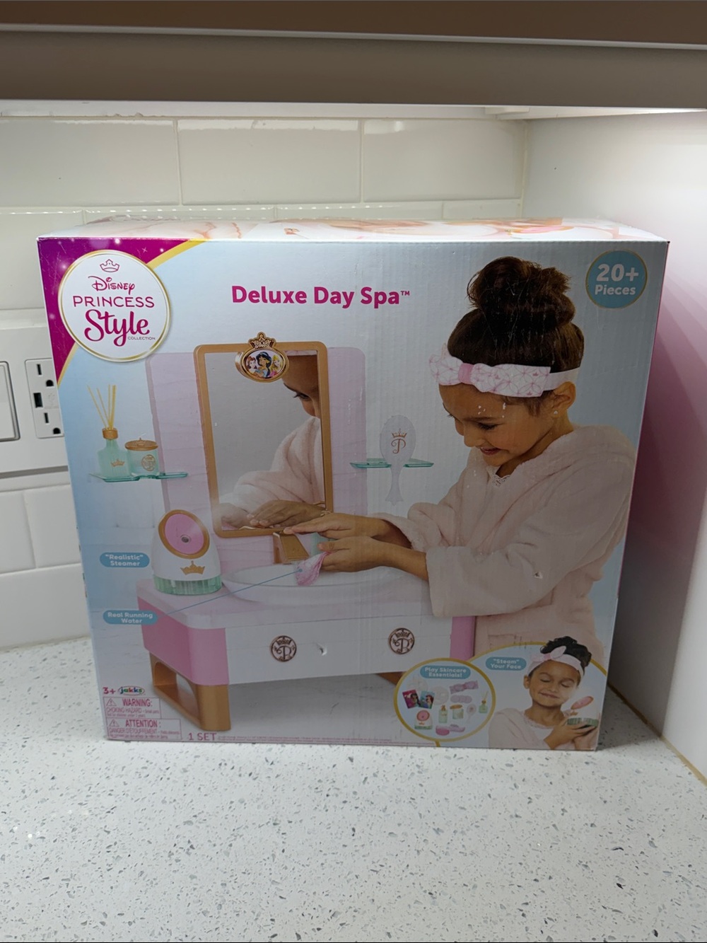 Disney Deluxe Day Spa Playset - Pink and White
